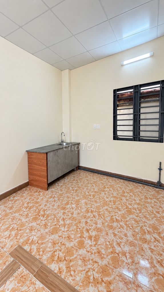 Hotel 30 M2-- 1st floor-- there's a balcony in Tên Lửa.