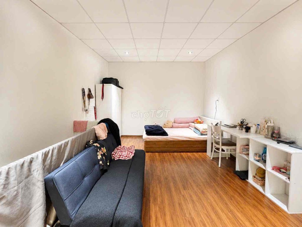 110,000 a floor can be a small office