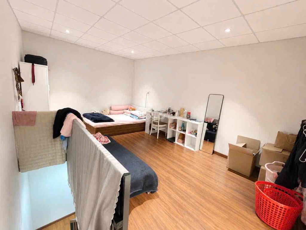 110,000 a floor can be a small office