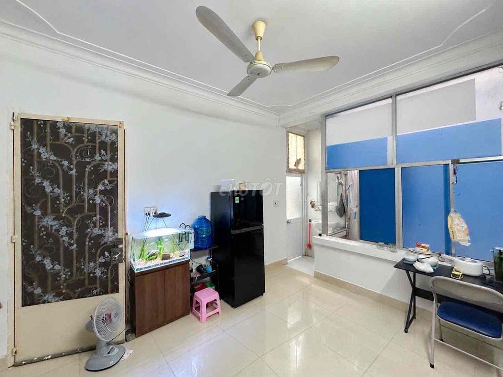Rent a whole floor in the original house, free time.
