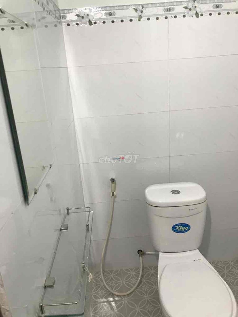 Rent room 300 meters from the University of Public Science.