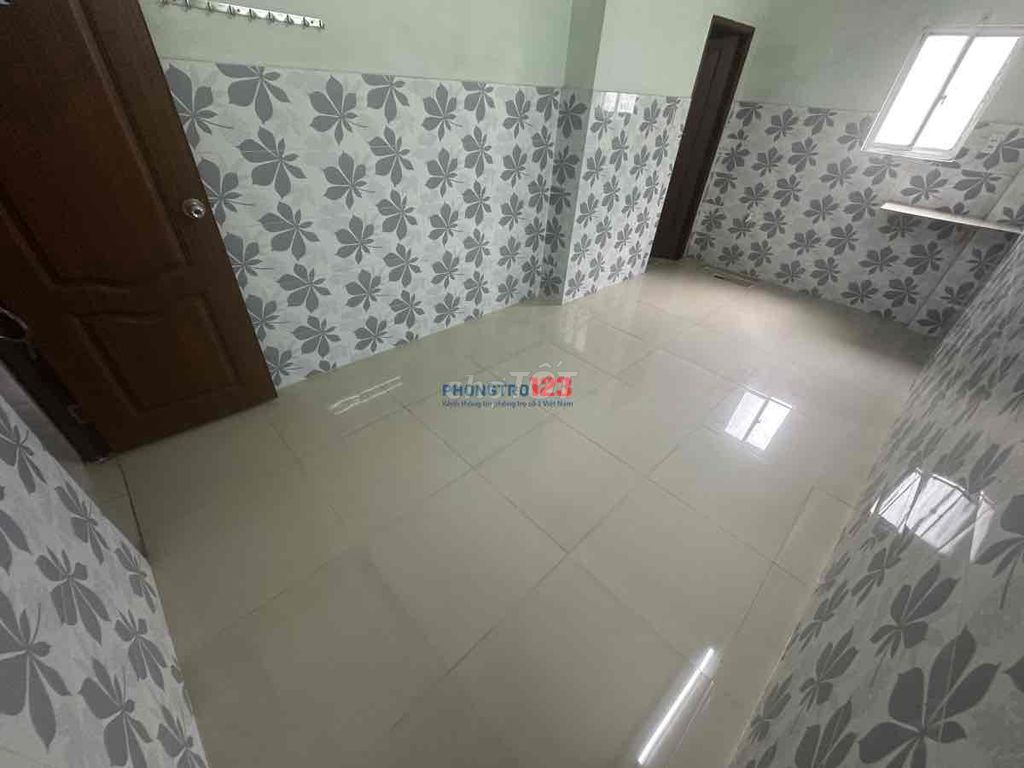 Rent room 300 meters from the University of Public Science.