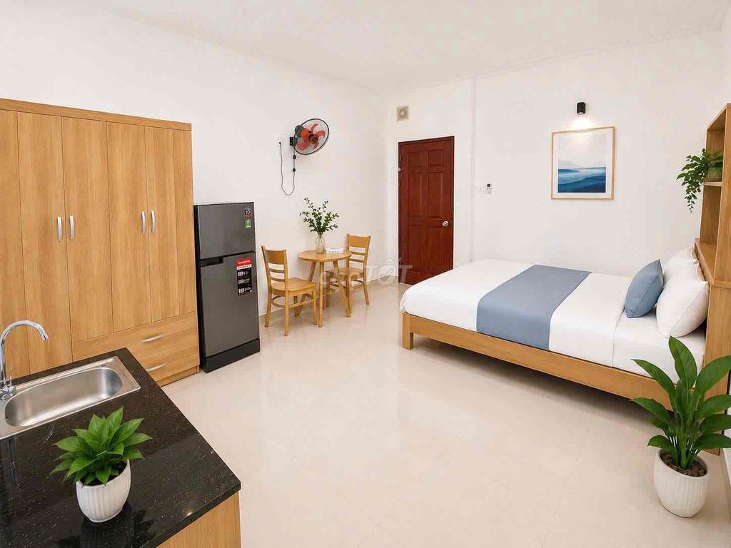 Rent the full-in- K300 furniture right behind the Republictte