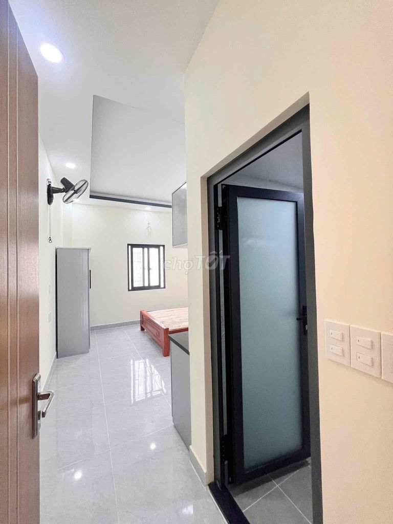 The full furniture room is near the City Hall, 12 meters.