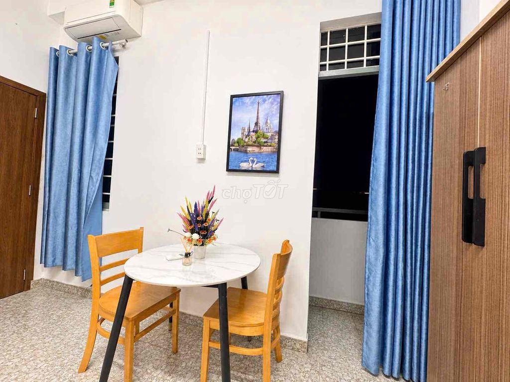 A lovely 5.7 million studio – full interior • balcony • carry suitcases to In
