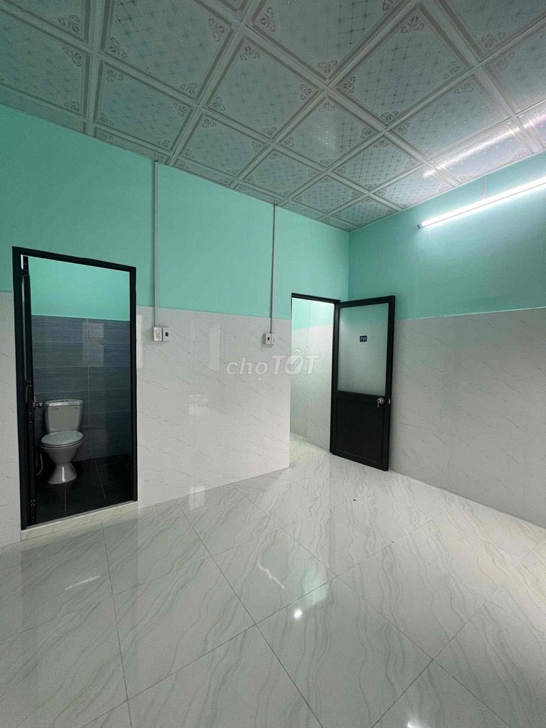 New room built 22 M2 -- 4 million and a half a month -- right at the university of medicine, District 5