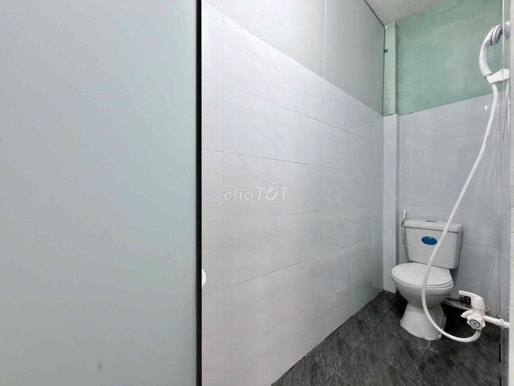 Room is available, market, bhx, hospital.