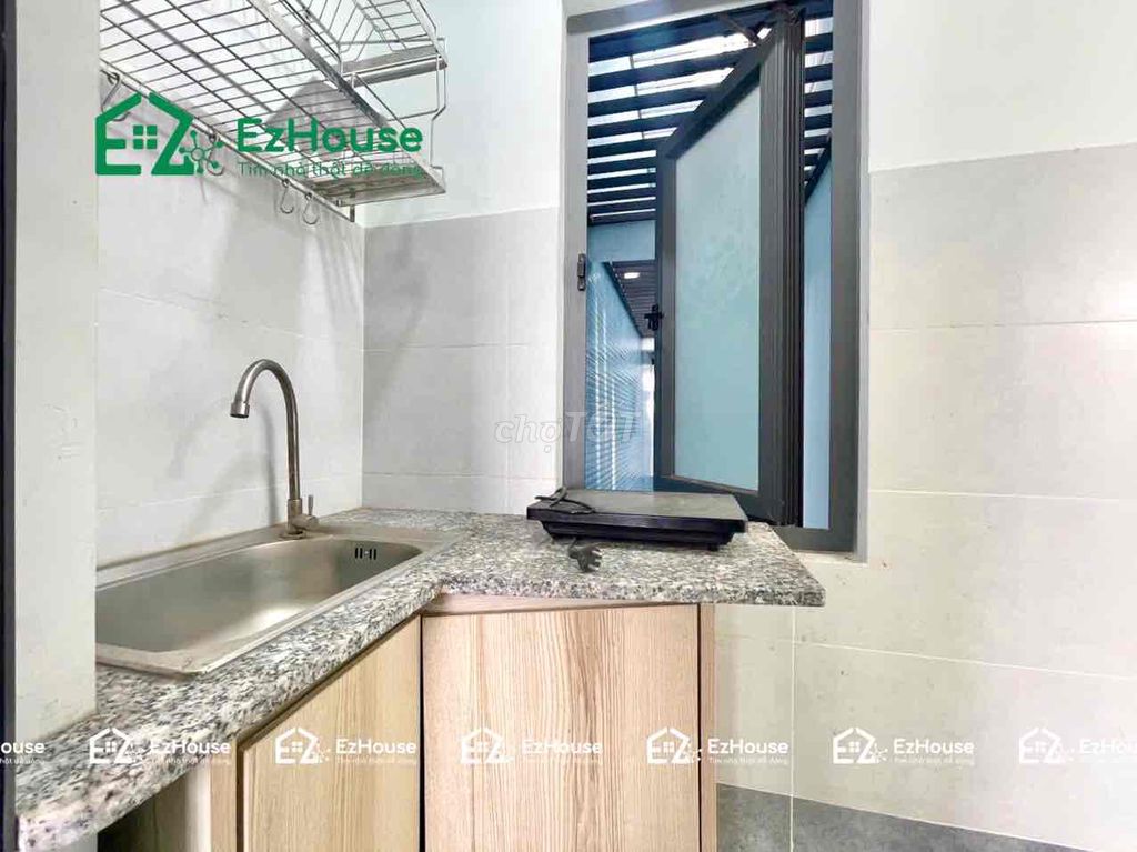 Phan Văn Trị beauty room - sky window - separate kitchen