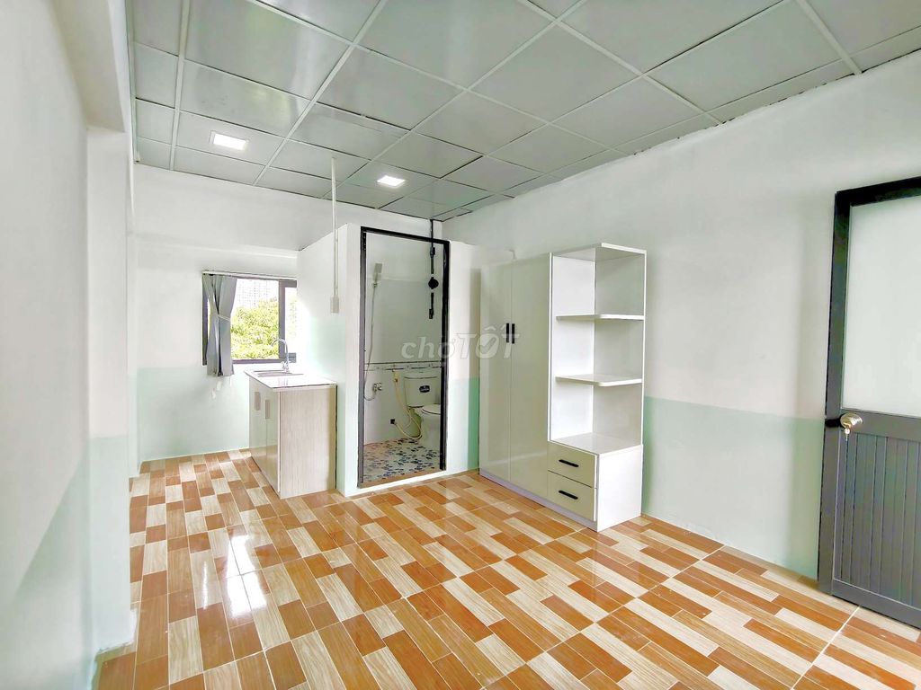 Right in college. New. It's perfect for two or three of you. 100 meters from GoDan