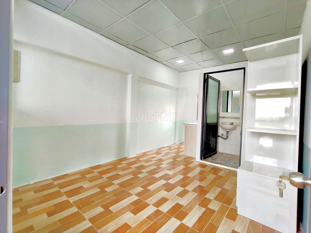 Right in college. New. It's perfect for two or three of you. 100 meters from GoDan
