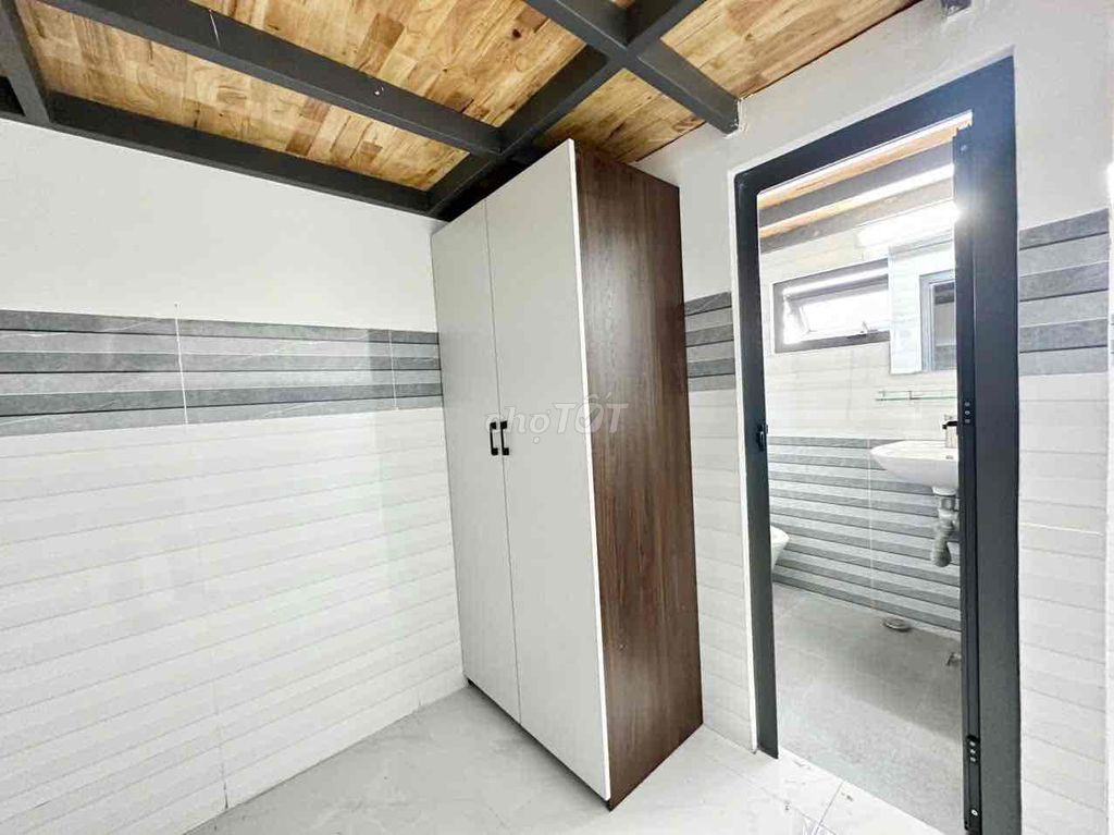 The location is very close to the University of ntt, the full furniture room