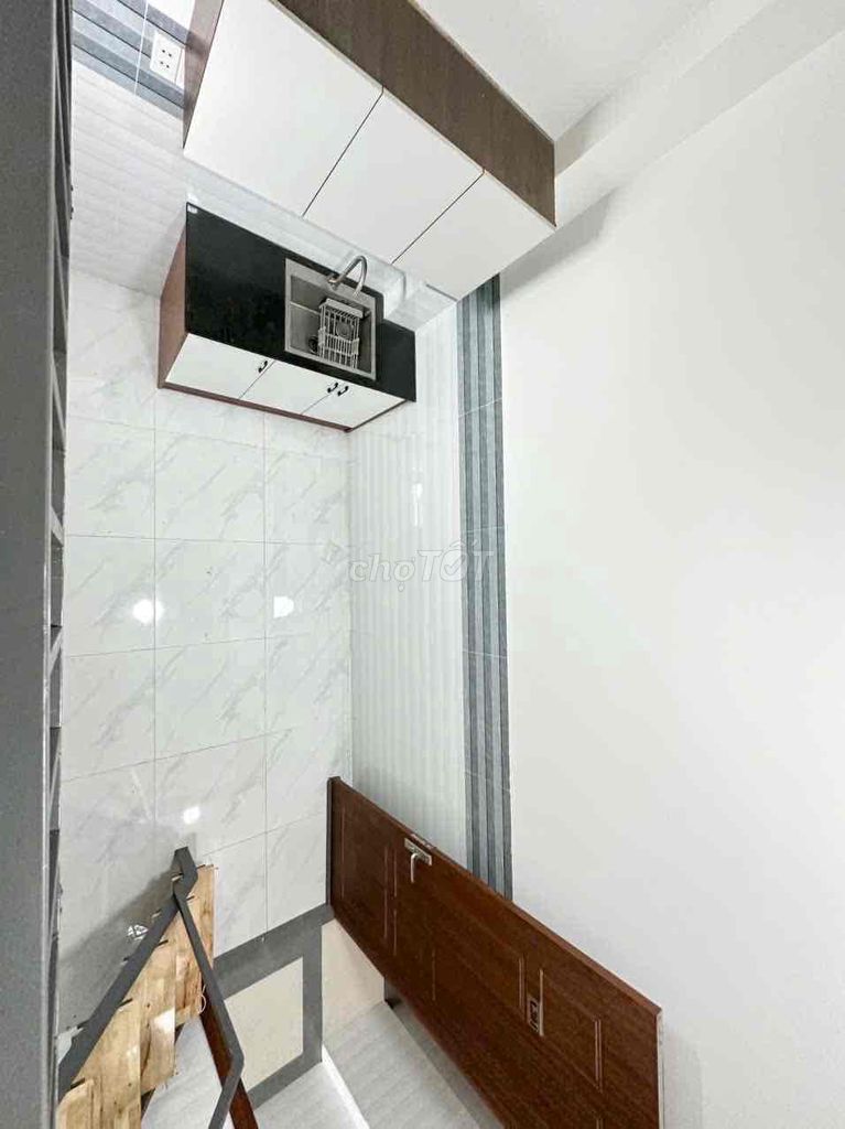 The location is very close to the University of ntt, the full furniture room