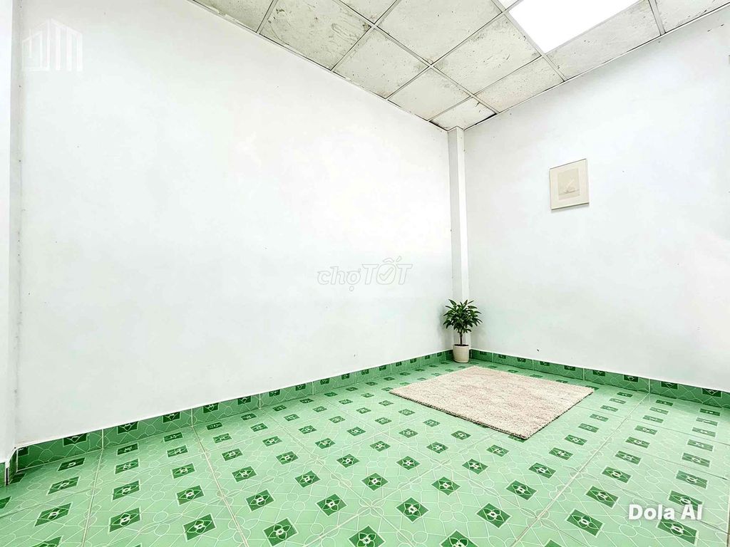 Opening a cheap guard room at the center of Bình Thạnh 4.