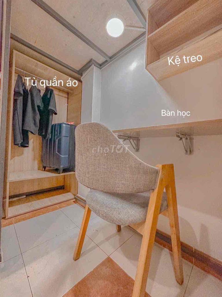 Rent a ladies' room.