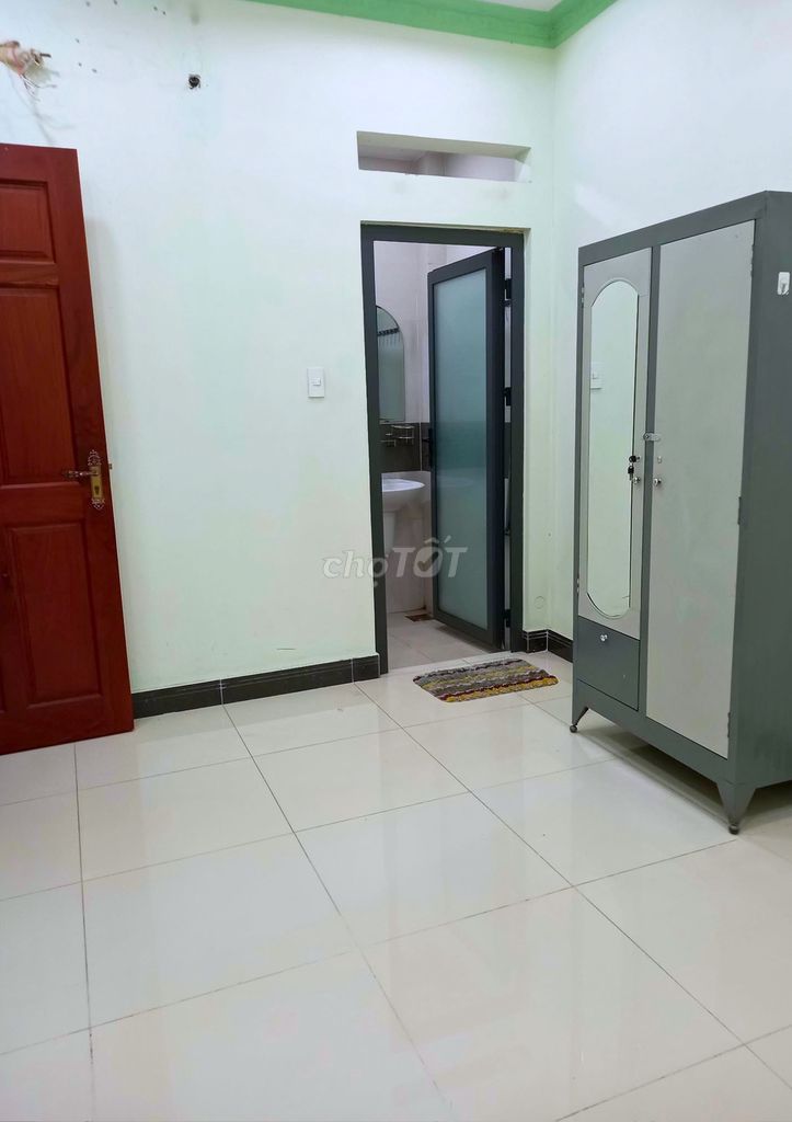 The clean room at Gò Vấp is for hire only.
