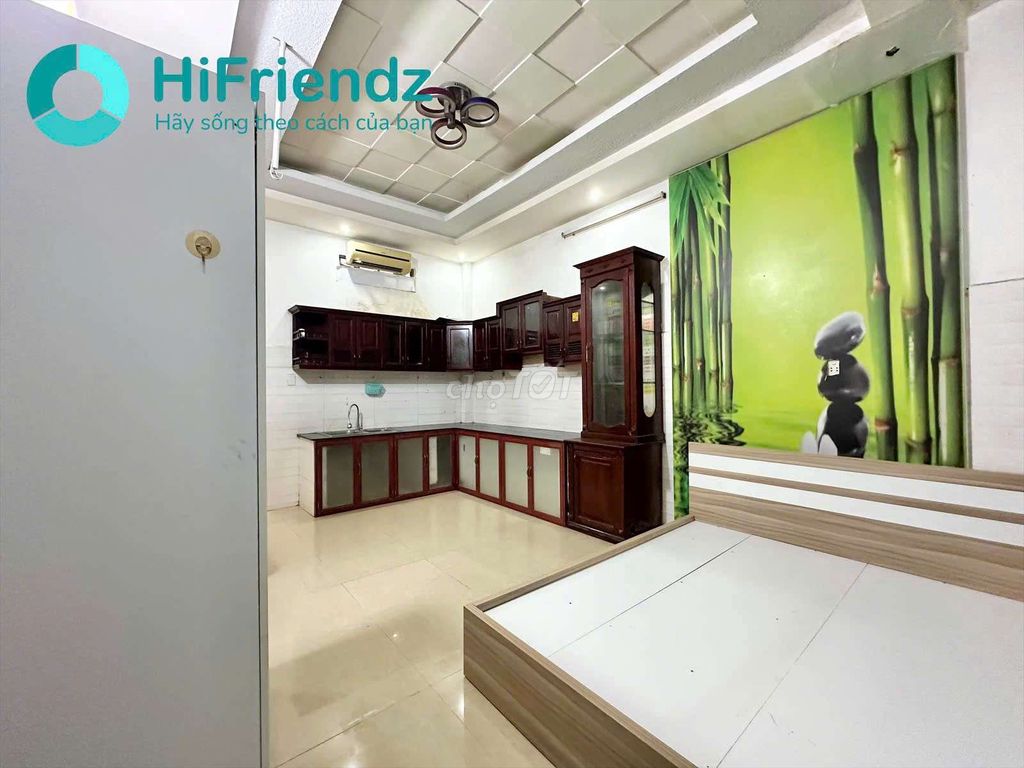 The super-wide studio has interiors in Trần Thị Do, Hiệp Thành Market.