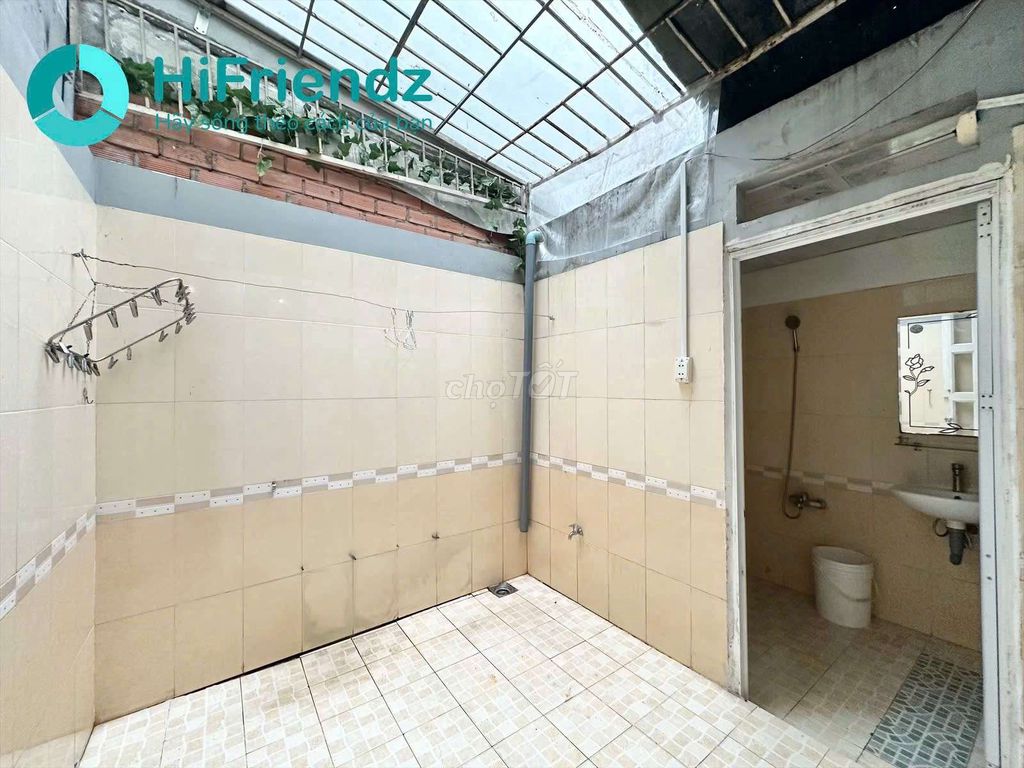 The super-wide studio has interiors in Trần Thị Do, Hiệp Thành Market.