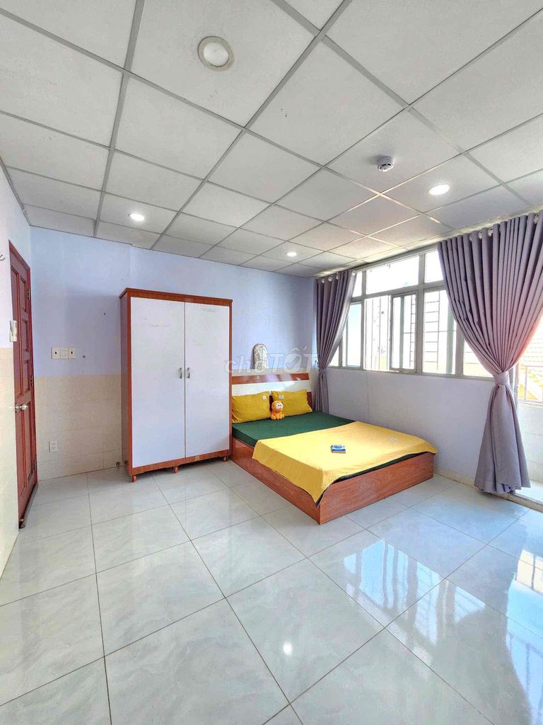 Rent room. In, Tân Bình airport near the park.