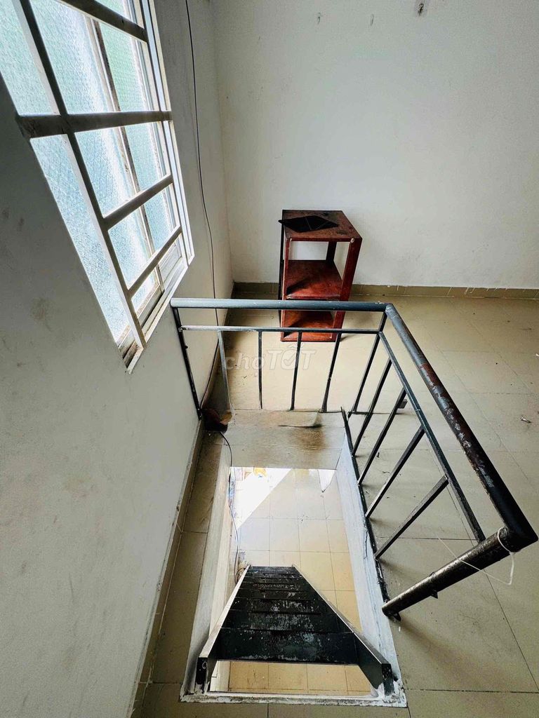 Three million six hundred and fifty-six, renting a Lê Lợi-go-go-go-go-go room.