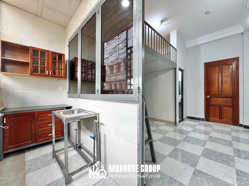 Bancol room - kitchen cup - right there - full interior