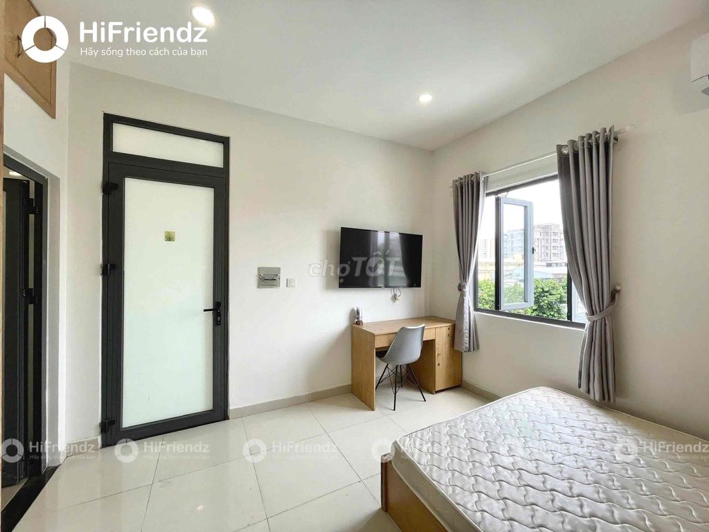 The skylight studio, full of convenient furniture through District 5