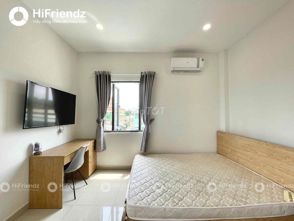 The skylight studio, full of convenient furniture through District 5