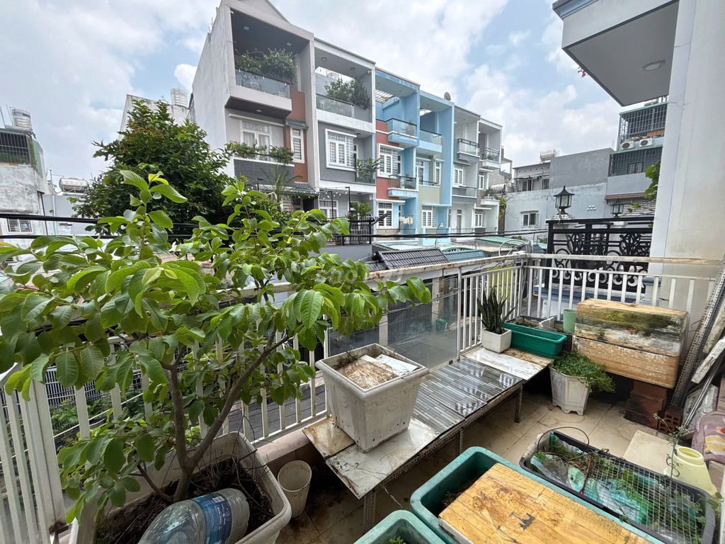 A fair room near Vermalll - 3.5 million - interior - 8 M alley