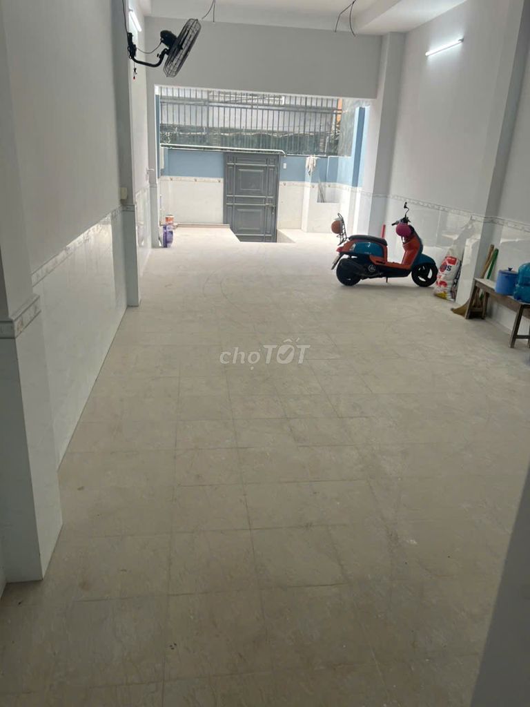 New building. High level, 4 million air conditioning. 4 Green Rows, Uth,ftu,Hutech, 2D, 1D.