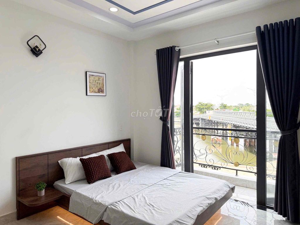 A super-salt balcony studio — 184 5 Trần Bá Giao full of clothes, T10!
