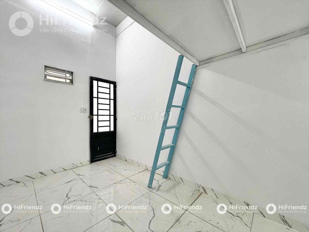Cooler room. Two million and five right here. Lê Văn Khương, District 12.