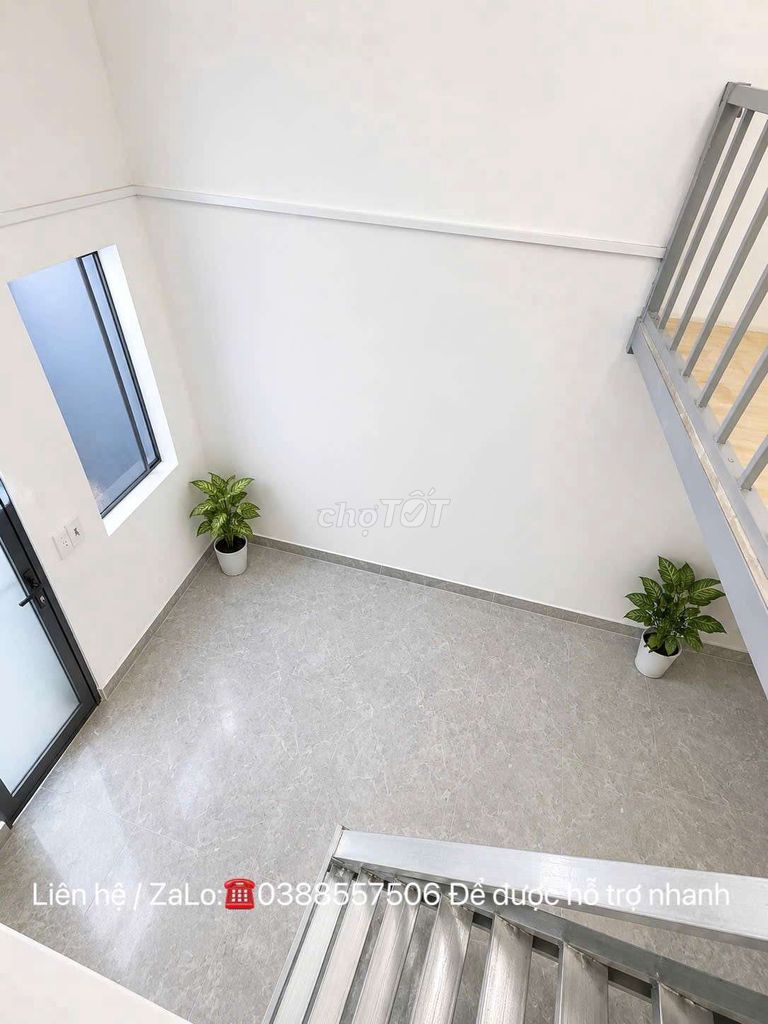 The New Price Room is located in the middle of 2 Nguyễn Oanh Love Rooms.