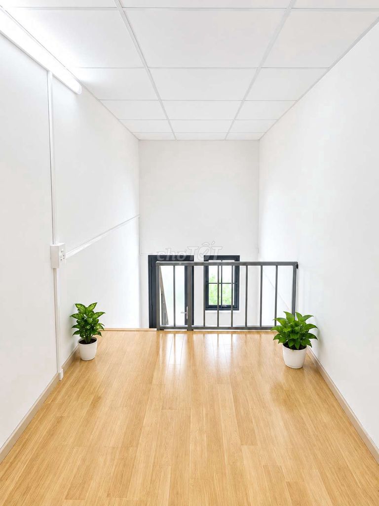 The New Price Room is located in the middle of 2 Nguyễn Oanh Love Rooms.