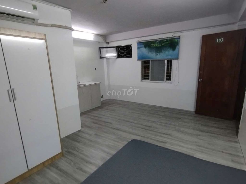 The owner of the rent (7/10) has a room