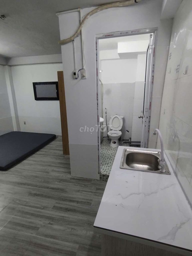 The owner of the rent (7/10) has a room