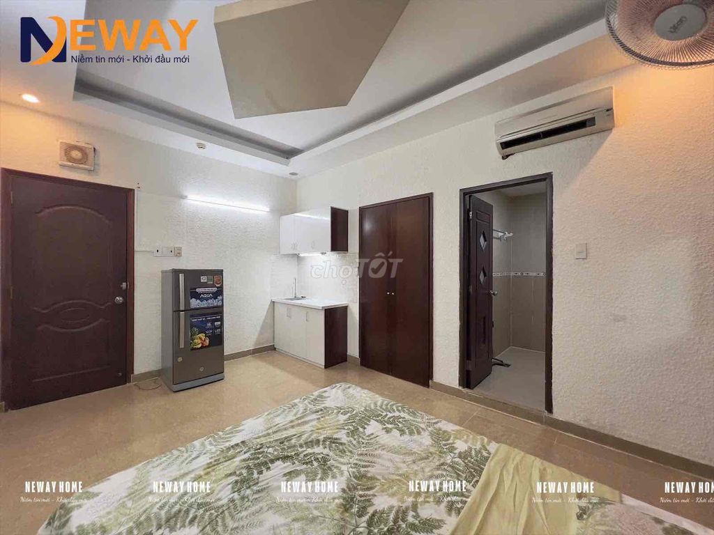 Rent the entire interior room near the 8th district stop.