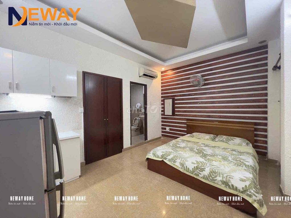 Rent the entire interior room near the 8th district stop.