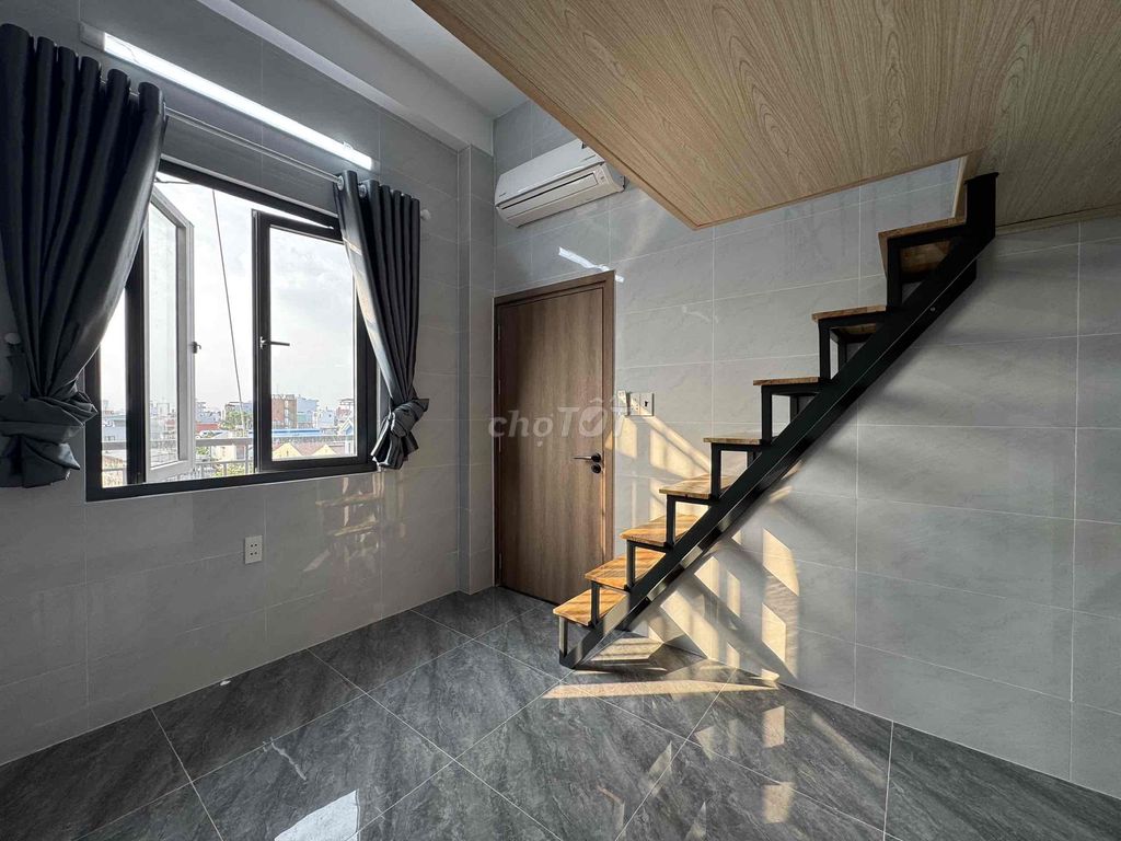 Cheap motel-- high-end guard-- air conditioning--right Tô Ký-a parallel