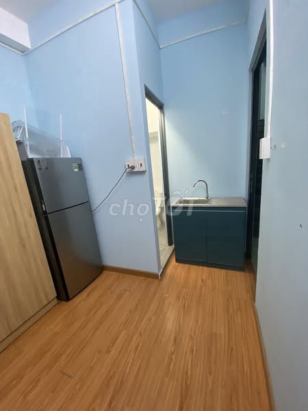 Room 4 million a month, at 34 Q0-770 6 District 3.