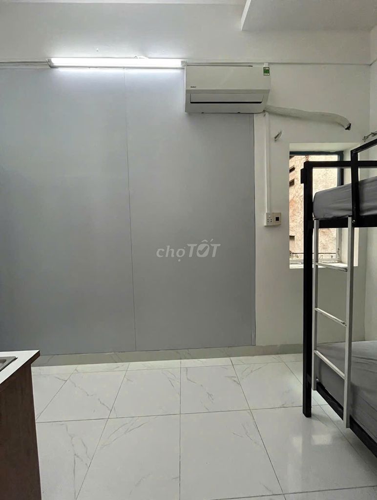 Rent us a window. Route 156/ Tô Hiến Thành,ngreject