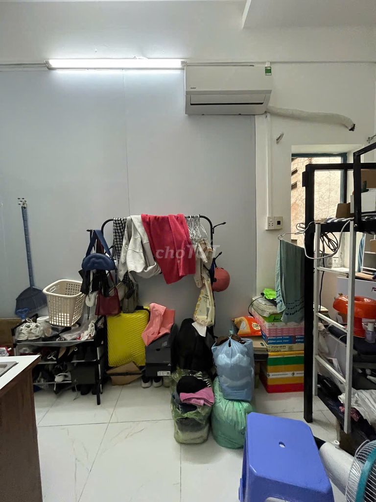Rent us a window. Route 156/ Tô Hiến Thành,ngreject