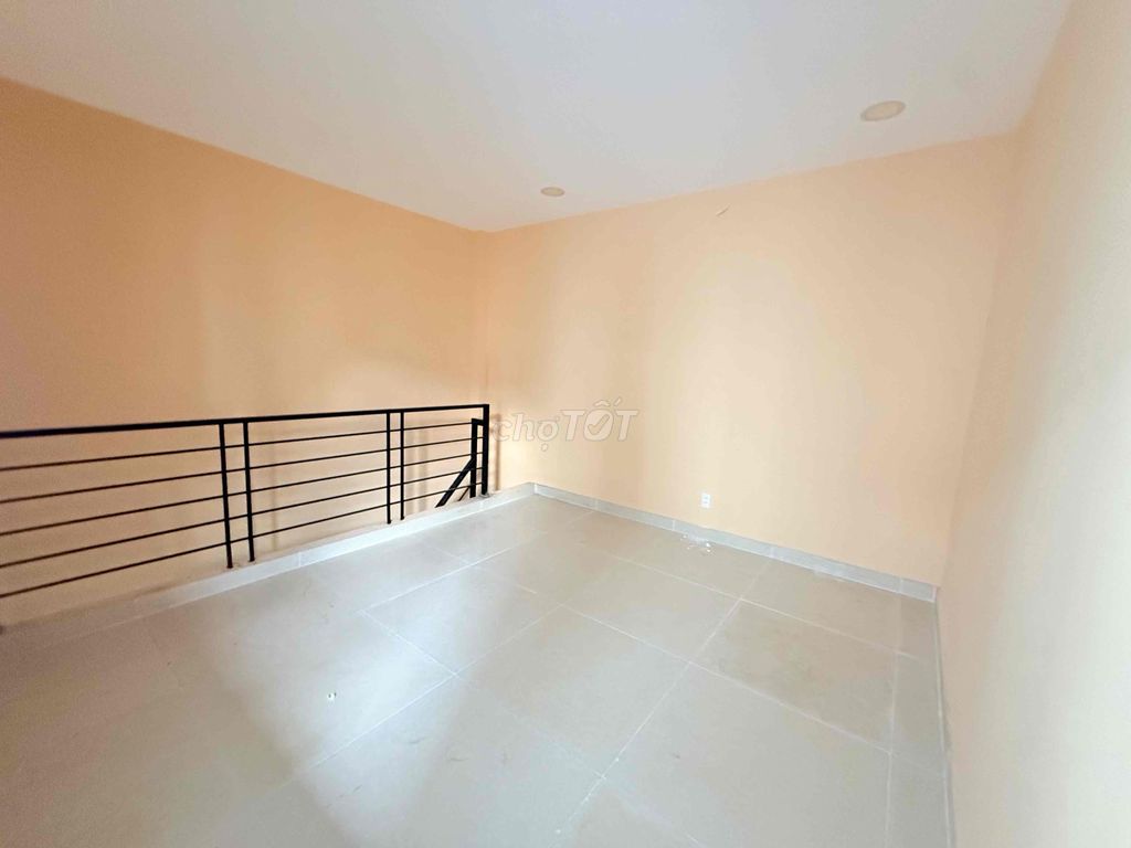 The beautiful room is looking for you. There's a nice, clean room.