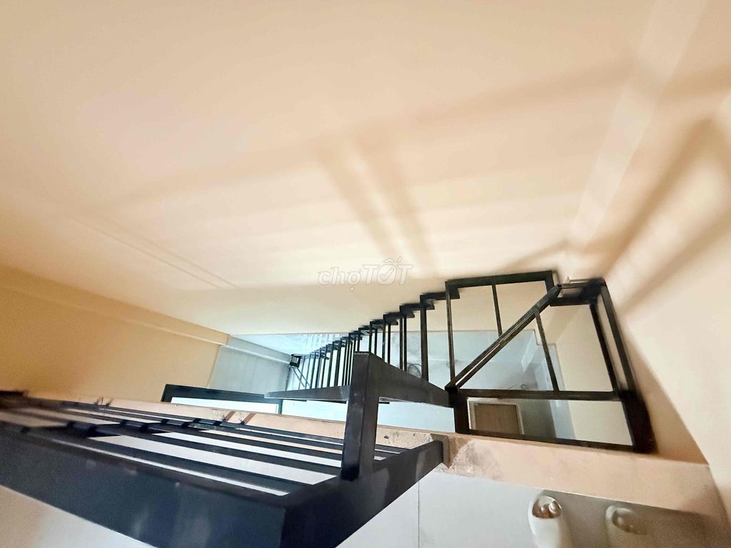 The beautiful room is looking for you. There's a nice, clean room.