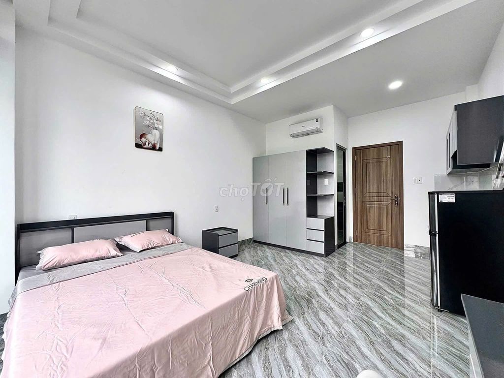 Public Hall 40 m2 - Near the University of Economics, the Ministry of the Ministry of the Ministry