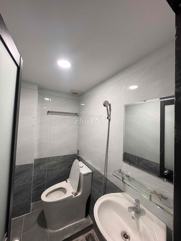 Rent a front room on Độc Lập Tân Phú.