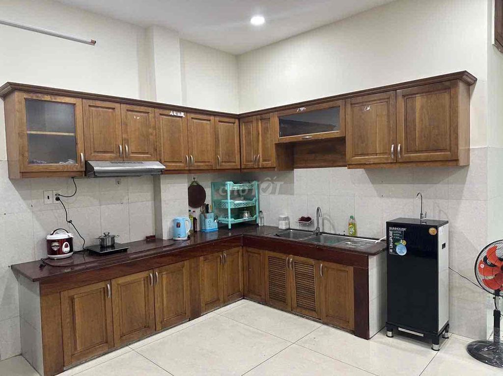 Trung Mỹ Tây student hostel, District 12.