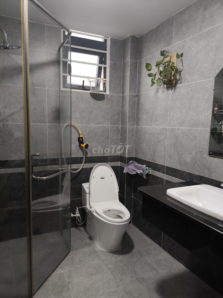 A full interior room like this near a rich park.