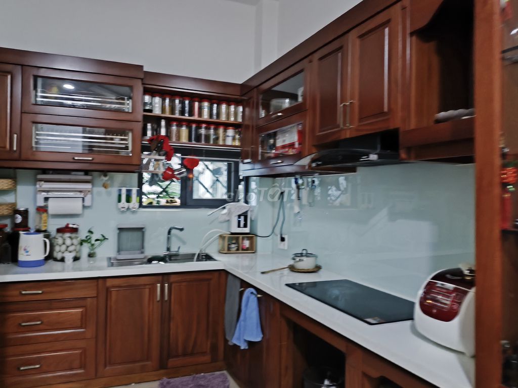A full interior room like this near a rich park.