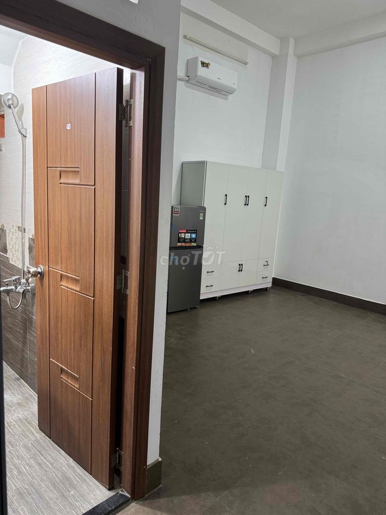 The owner of the 10th District Central Room.