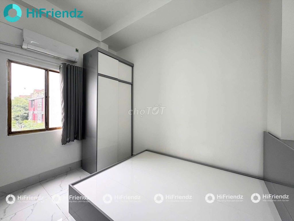 The window studio is open near hueh, hcmute, hsu - right at Thành Thái District 10