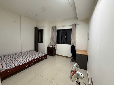 Rent 67 meters, two bedrooms, two corner toilets. Eight million.